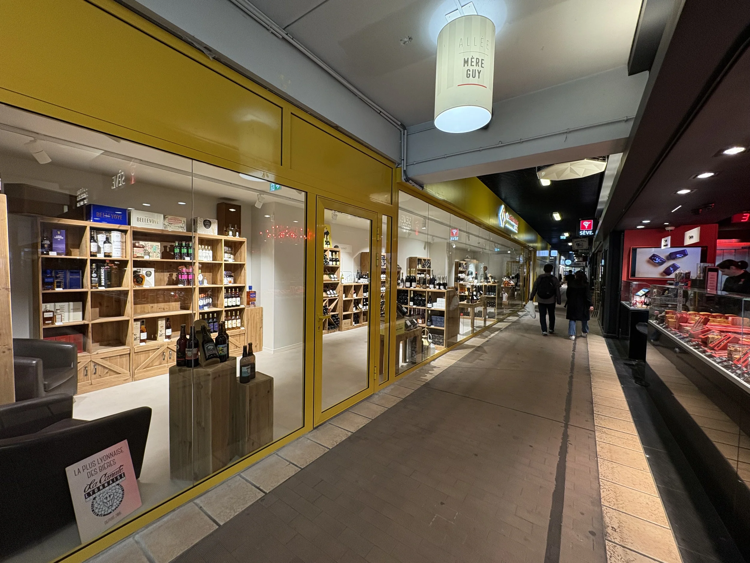 Rénovation local commercial lyon halles paul bocuse caviste ERP 6.webp