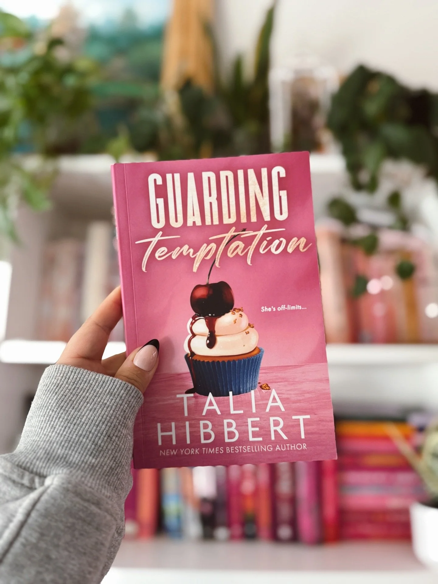 A sweet treat for you this Halloween 💖🍬

𝗧𝘄𝗼 𝗳𝗼𝗿𝗺𝗲𝗿 𝗳𝗿𝗶𝗲𝗻𝗱𝘀. 𝗢𝗻𝗲 𝗰𝗿𝗮𝗺𝗽𝗲𝗱 𝗮𝗽𝗮𝗿𝘁𝗺𝗲𝗻𝘁. 𝗧𝗵𝗿𝗲𝗲 𝗹𝗶𝘁𝘁𝗹𝗲 𝗿𝘂𝗹𝗲𝘀.

Nina Chapman&rsquo;s most embarrassing moment? Finally dragging James Foster into bed. The s