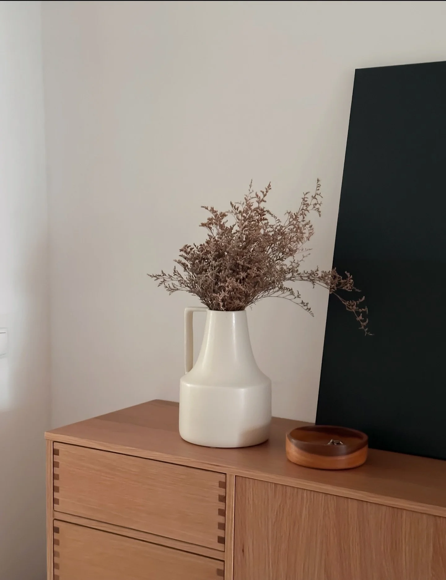 005/ Apartamento PF

Um cantinho do hall de entrada 🤍

#interiordesign #minimalinteriors #hallwaydecor #designdeinteriores #designerdeinteriores