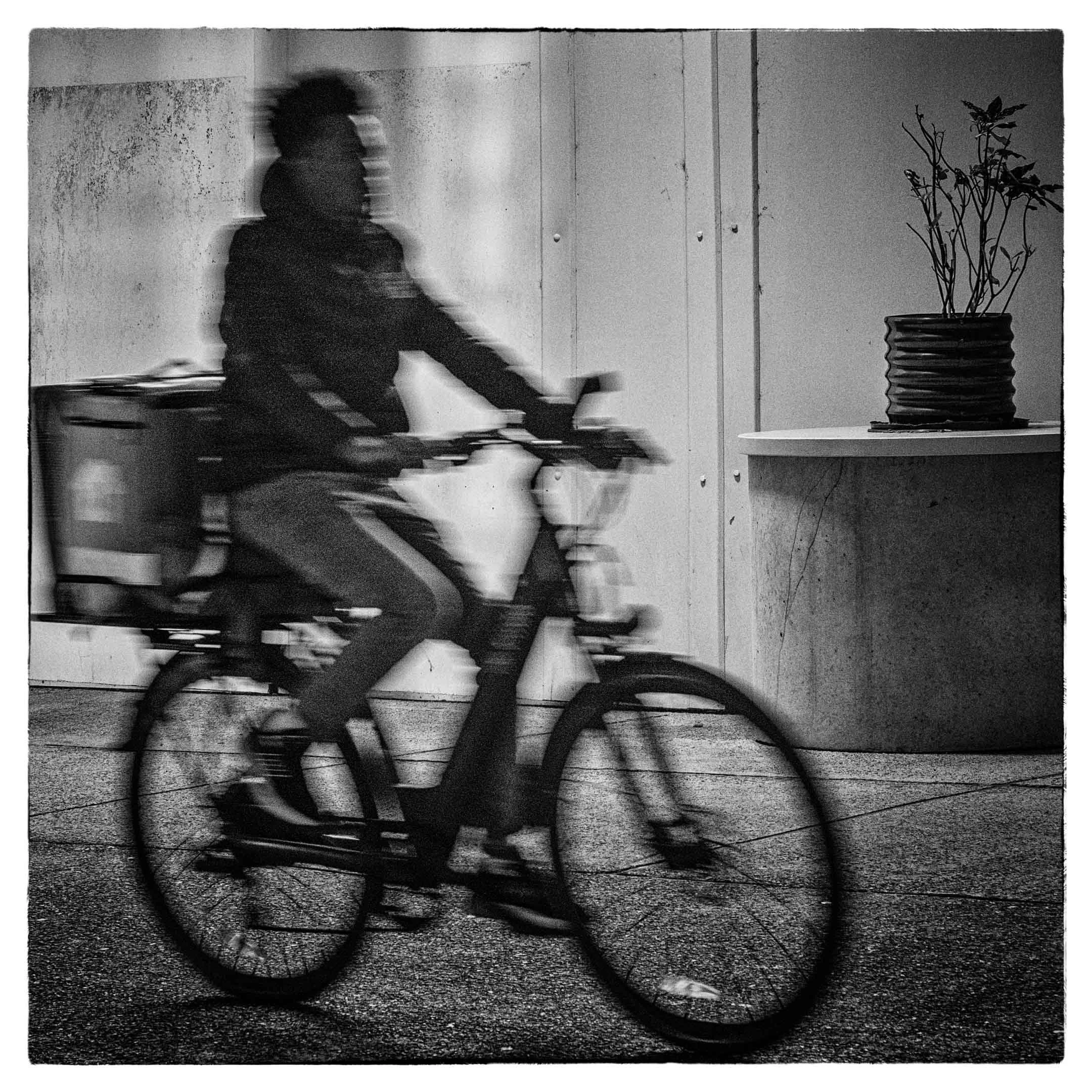 Manchester b&w shadows-6.jpg