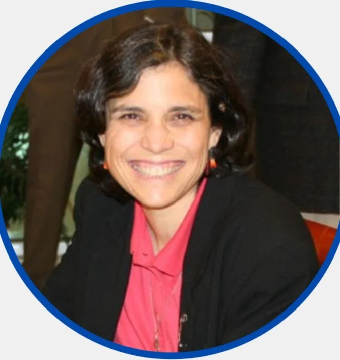 Photo of Maria Palmer smiling