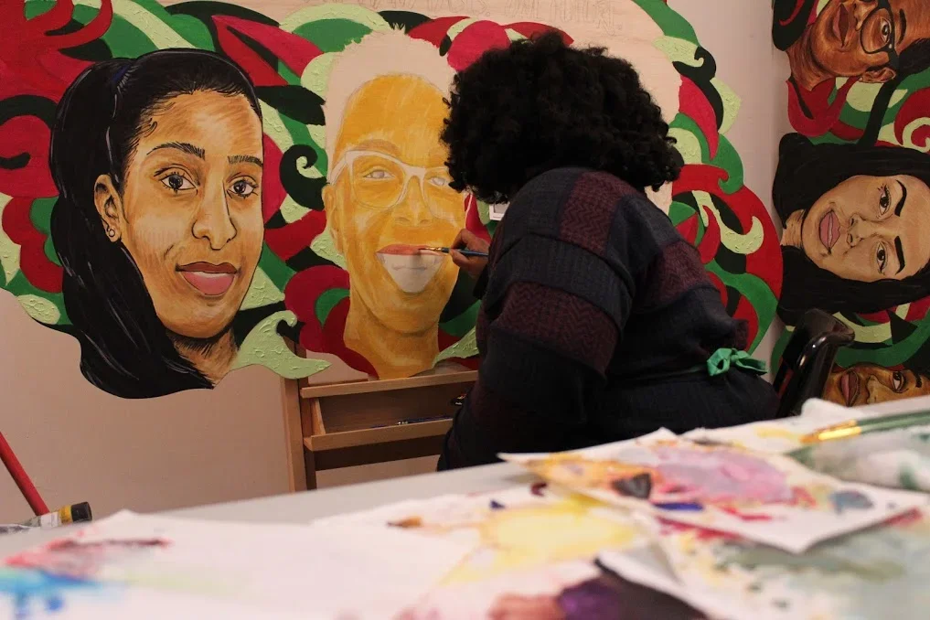 Art as the Mediator for Evolving Communities