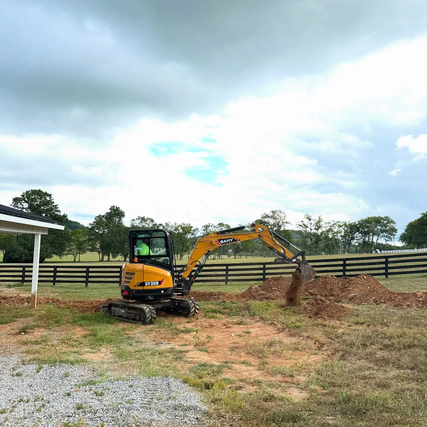 ๐๐ผ Partnering with WorthWorks on this driveway extension and basketball court project in Leipers Fork! #willcobuild
Builder: @willco.builders
Concrete: @b_worthington