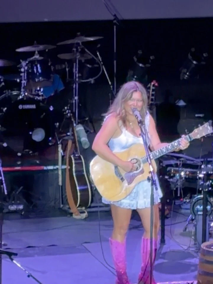 A successful performance from @nayanasmusic at The Port showing her raw talent with just her and her guitar!  A definite sign of more amazing music to come! 💕🎶🎤