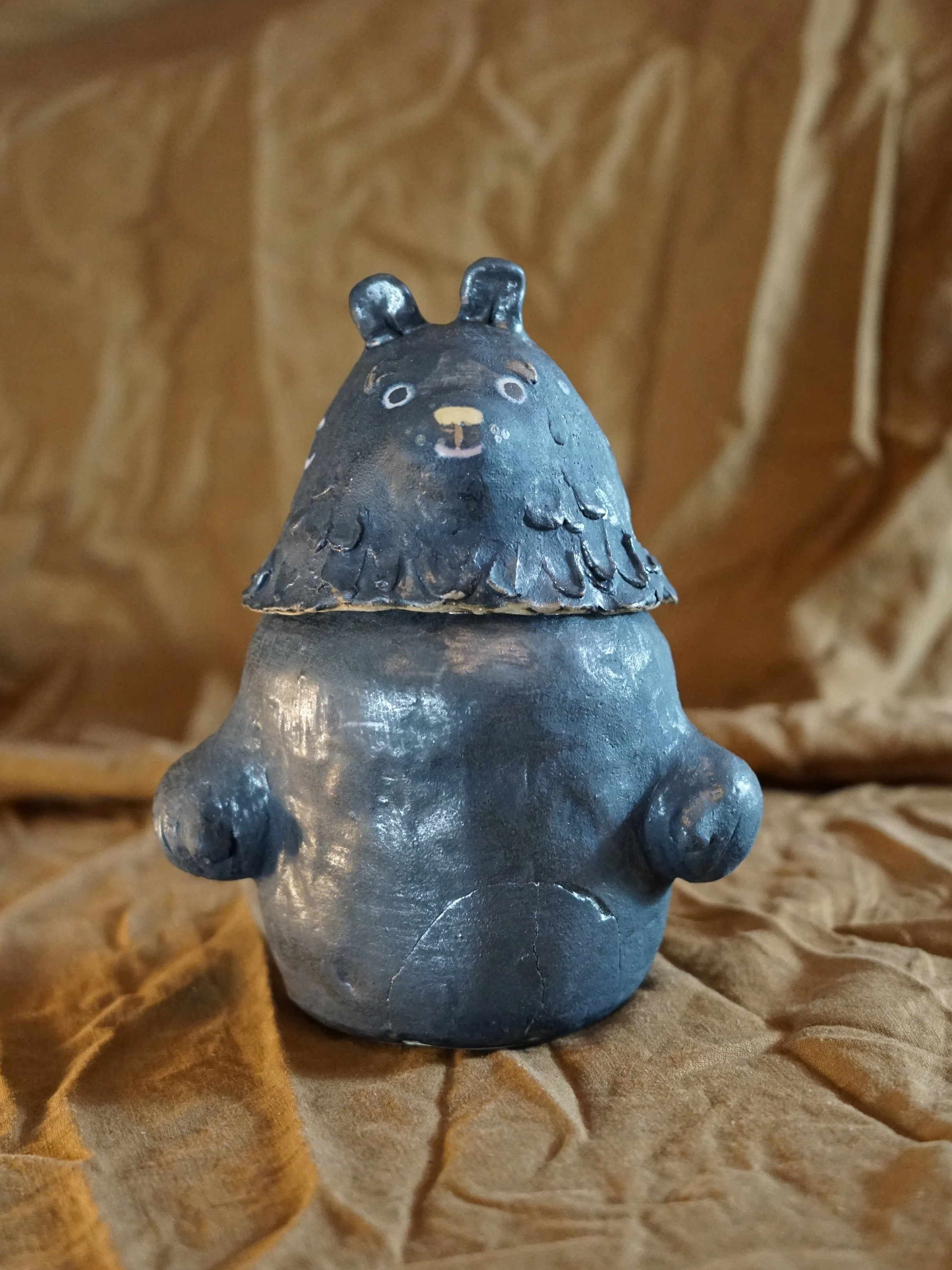 Black bear Jar