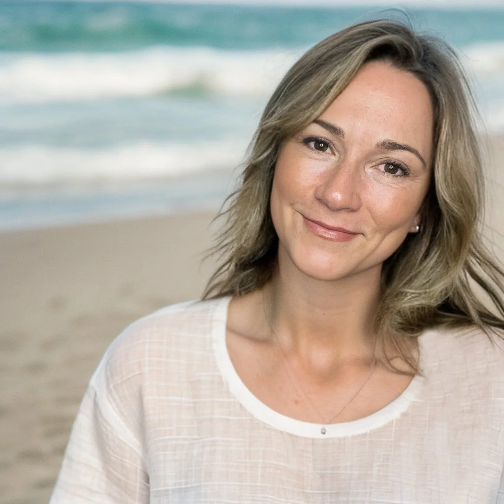 Young woman smiling looking up. Coaching for women, therapy for Women, Life Coaching Sessions, Wellness retreat for women, Group Coaching Programs