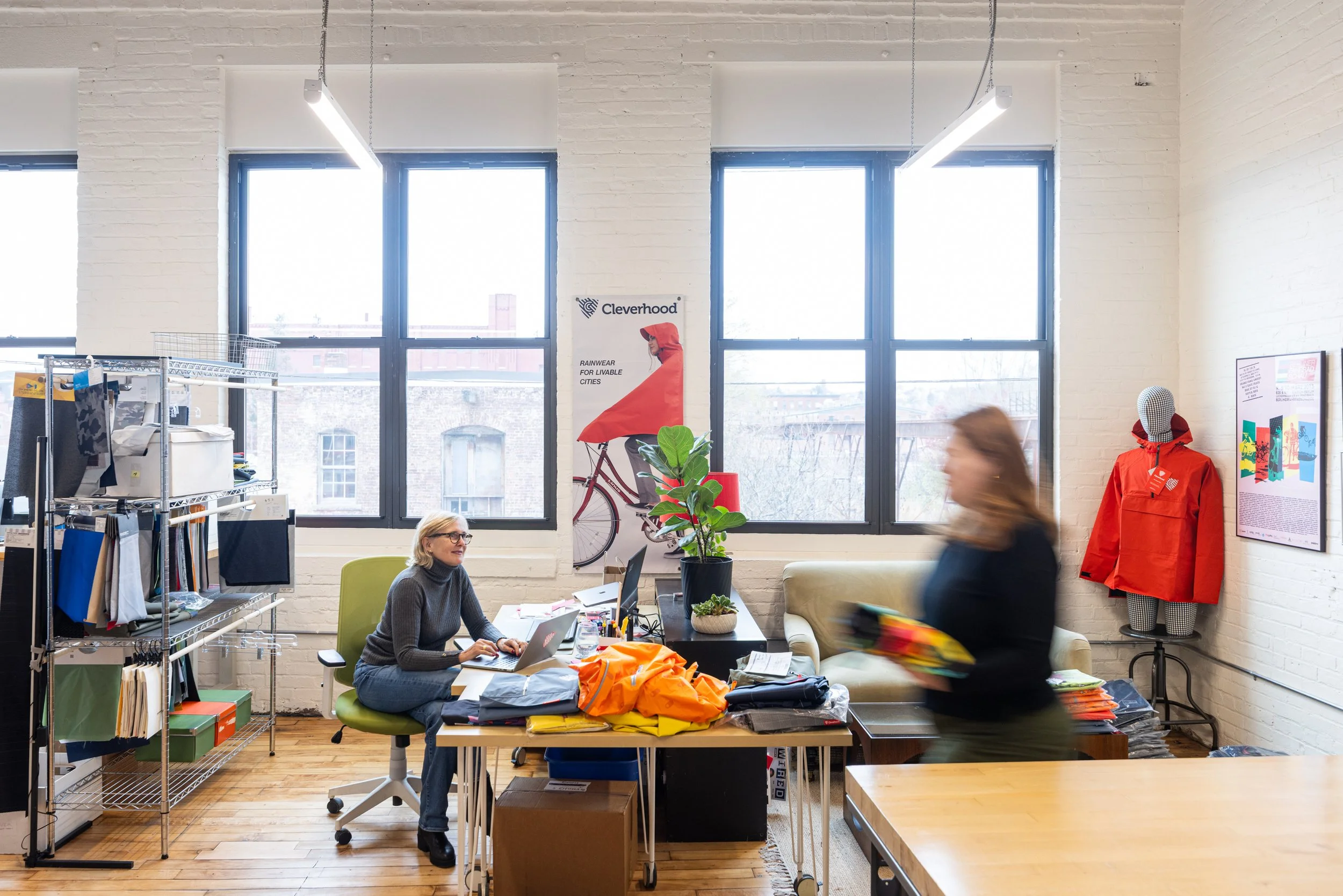 CLEVERHOOD
High quality rainwear