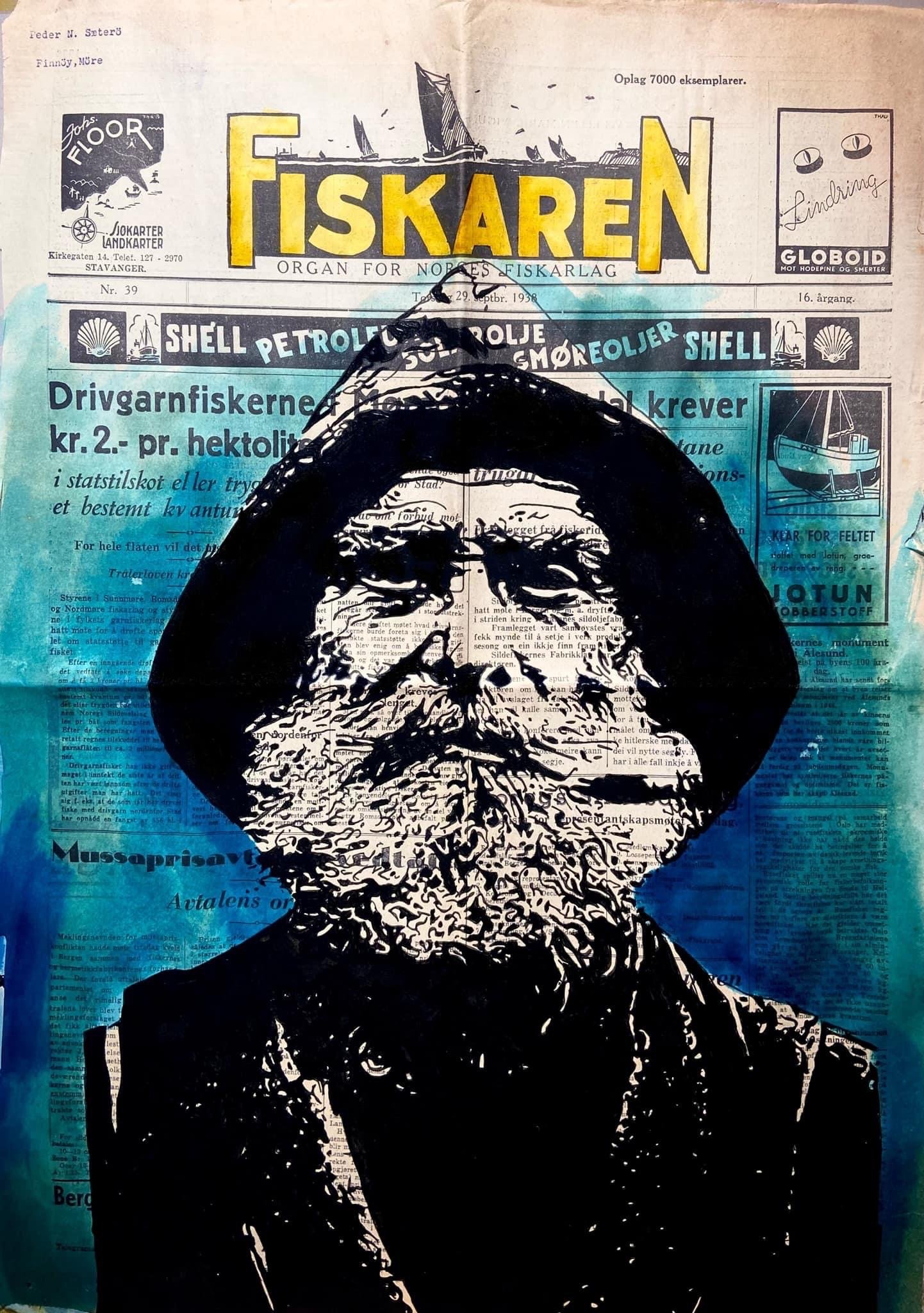 Black and white stencil-style portrait of a woman with curly hair, set against a background of newspaper pages with Norwegian text.