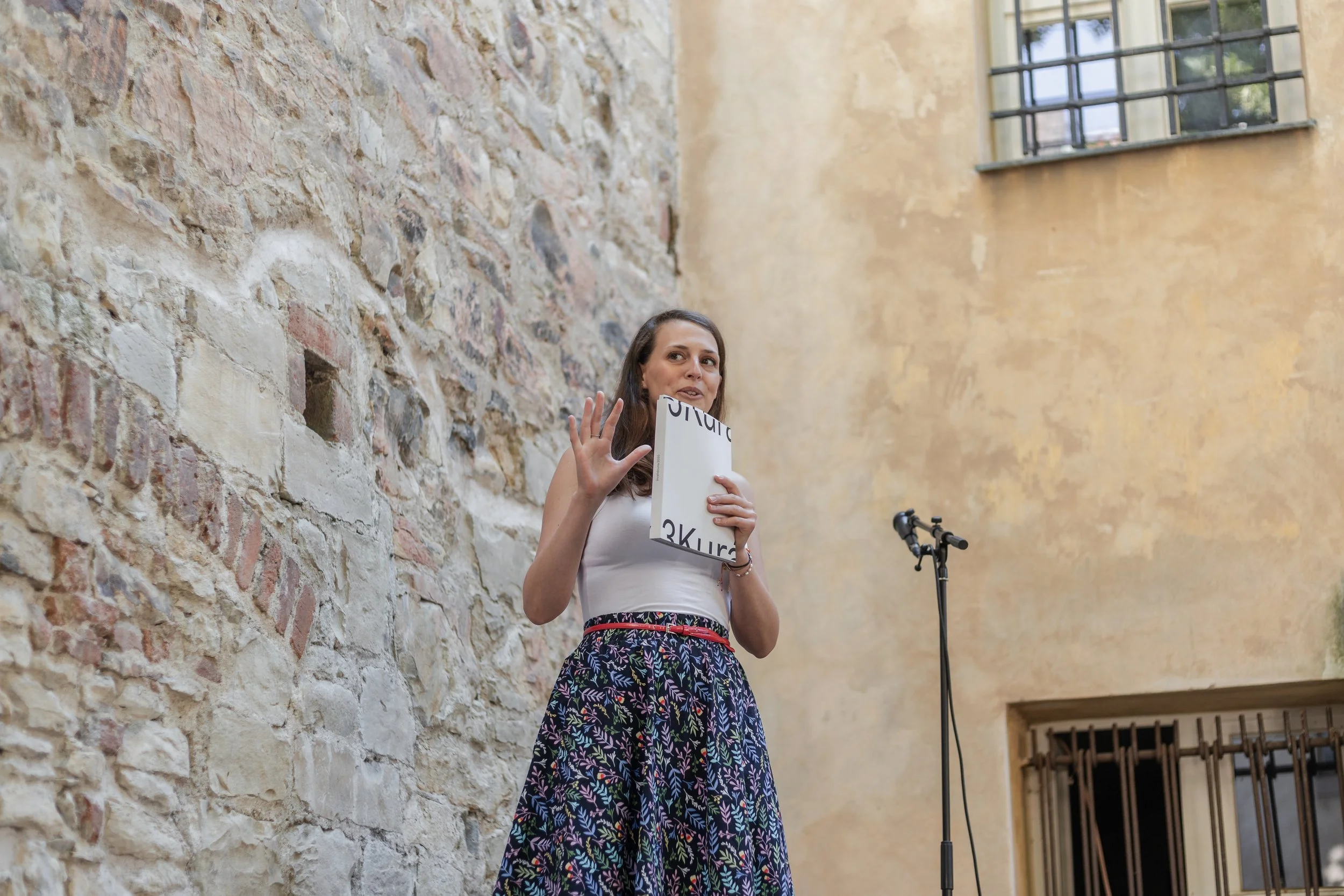 Focení eventu - křtu katalogu projektu 3 Kurátorky v kavárně Anežka v Praze v Anežském klášteře.