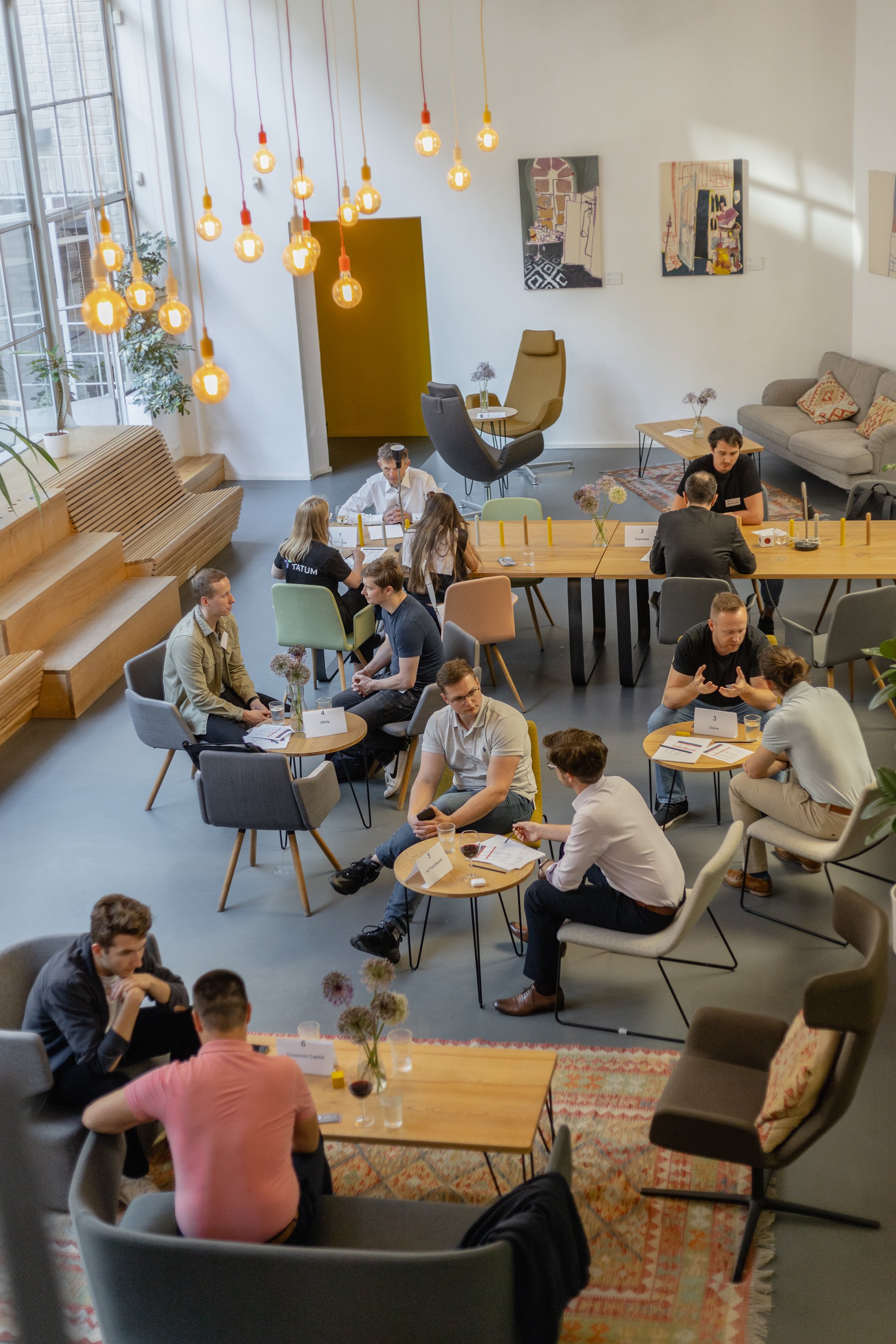 Business a networkingové eventy pořádané v rámci programu Ment2Grow v pražském coworking klubu Opero