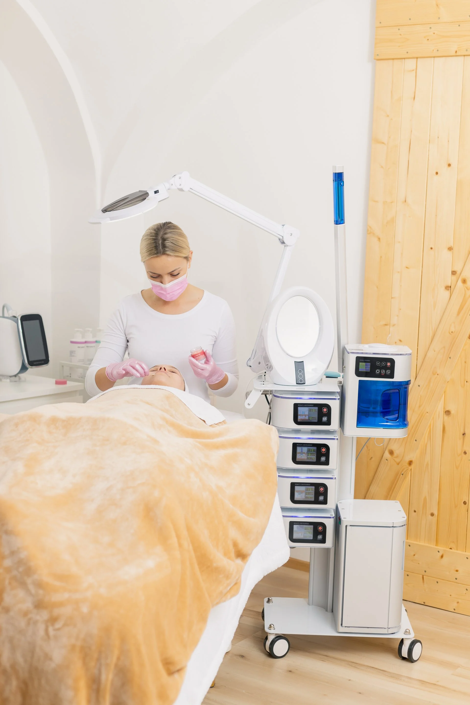 Brandové focení na web a sociální sítě kosmetického salónu Mon reve ve Slaném.