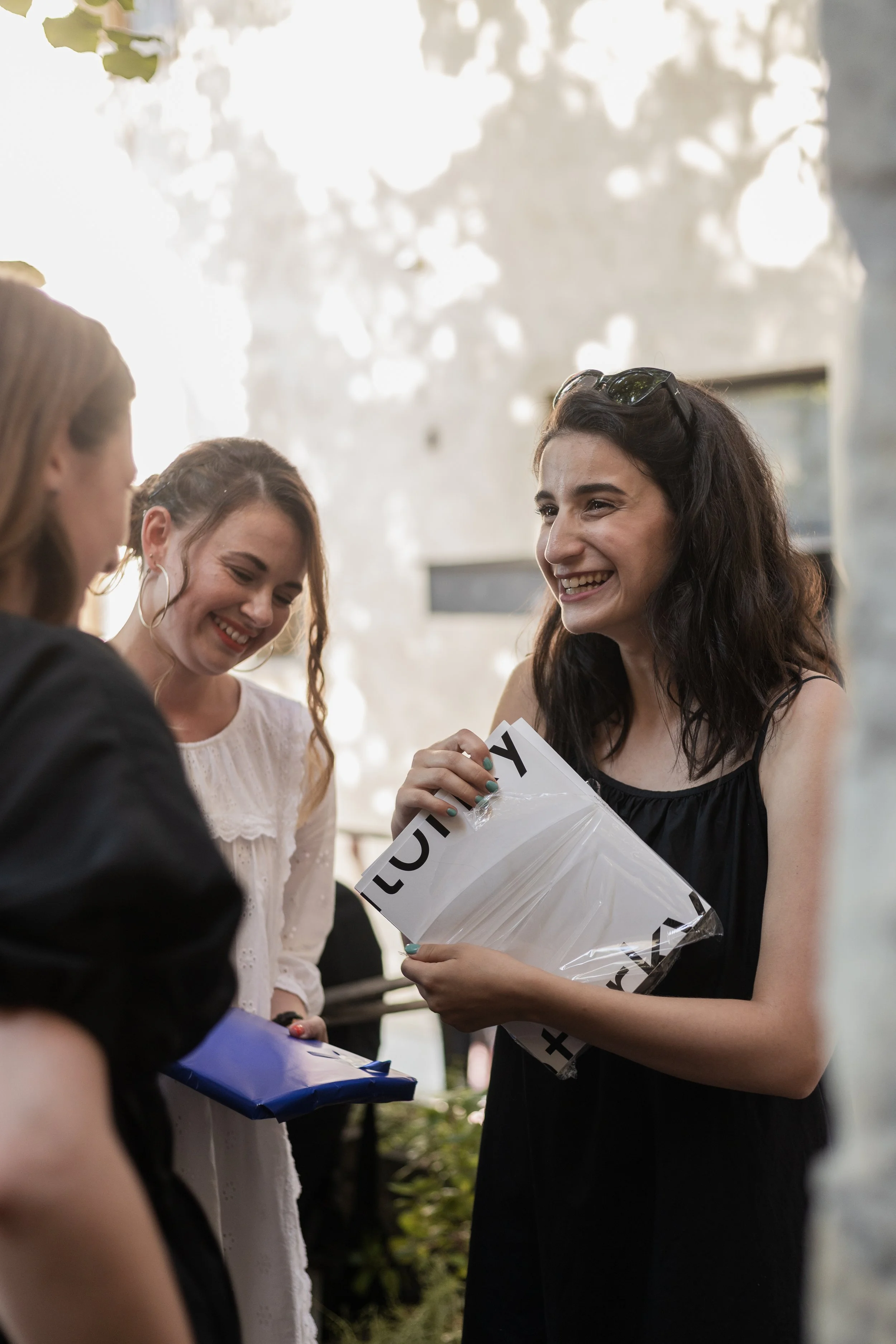 Focení eventu - křtu katalogu projektu 3 Kurátorky v kavárně Anežka v Praze v Anežském klášteře.