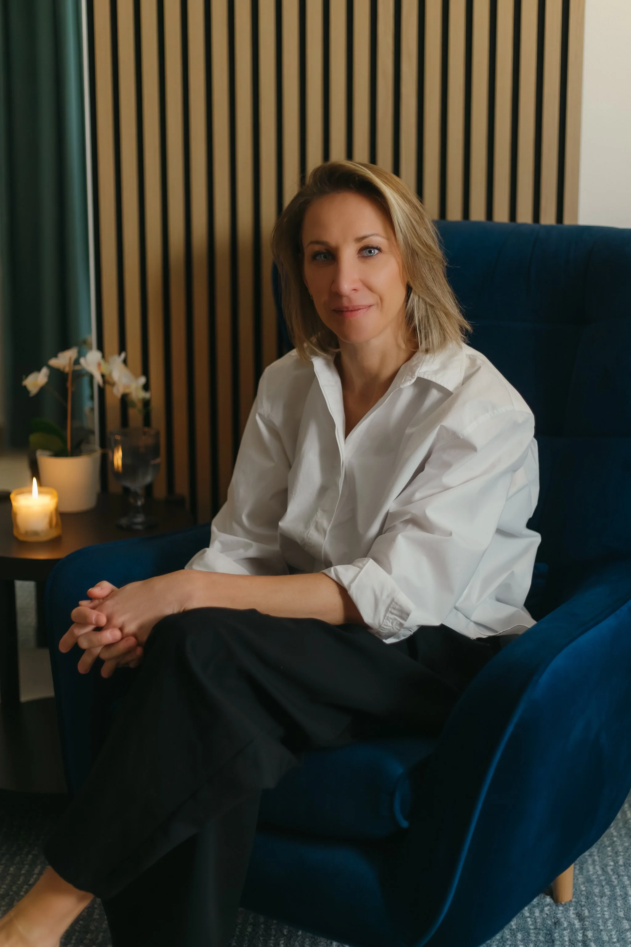 Brandové focení na web a sociální sítě masážního studia Monáda v Praze.