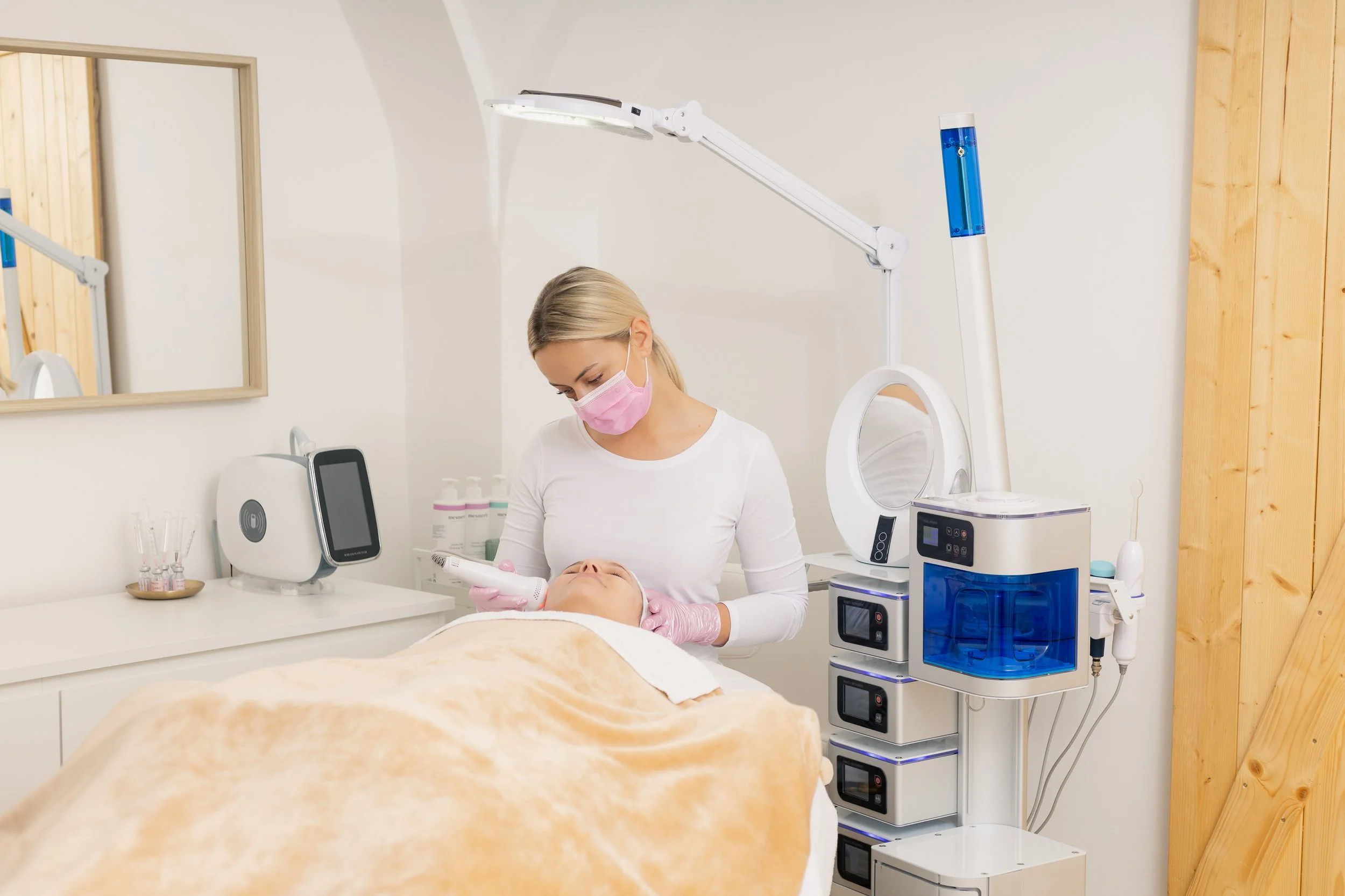 Brandové focení na web a sociální sítě kosmetického salónu Mon reve ve Slaném.