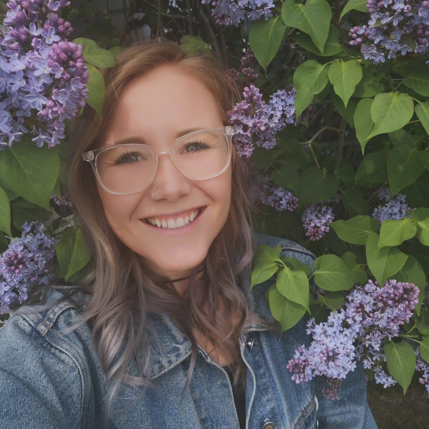 Hi! 👋

I&rsquo;m Lily, a certified coach, reiki master, and student counselor at Rhodes Wellness College. My mission? To help you navigate your journey towards a balanced and fulfilling life. Whether you're looking to overcome personal challenges, d