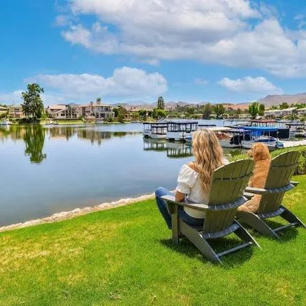 Westlake Lake and lakeside dining in Westlake Village, California