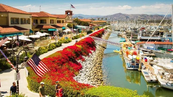 Ventura Harbor Village shops and boats