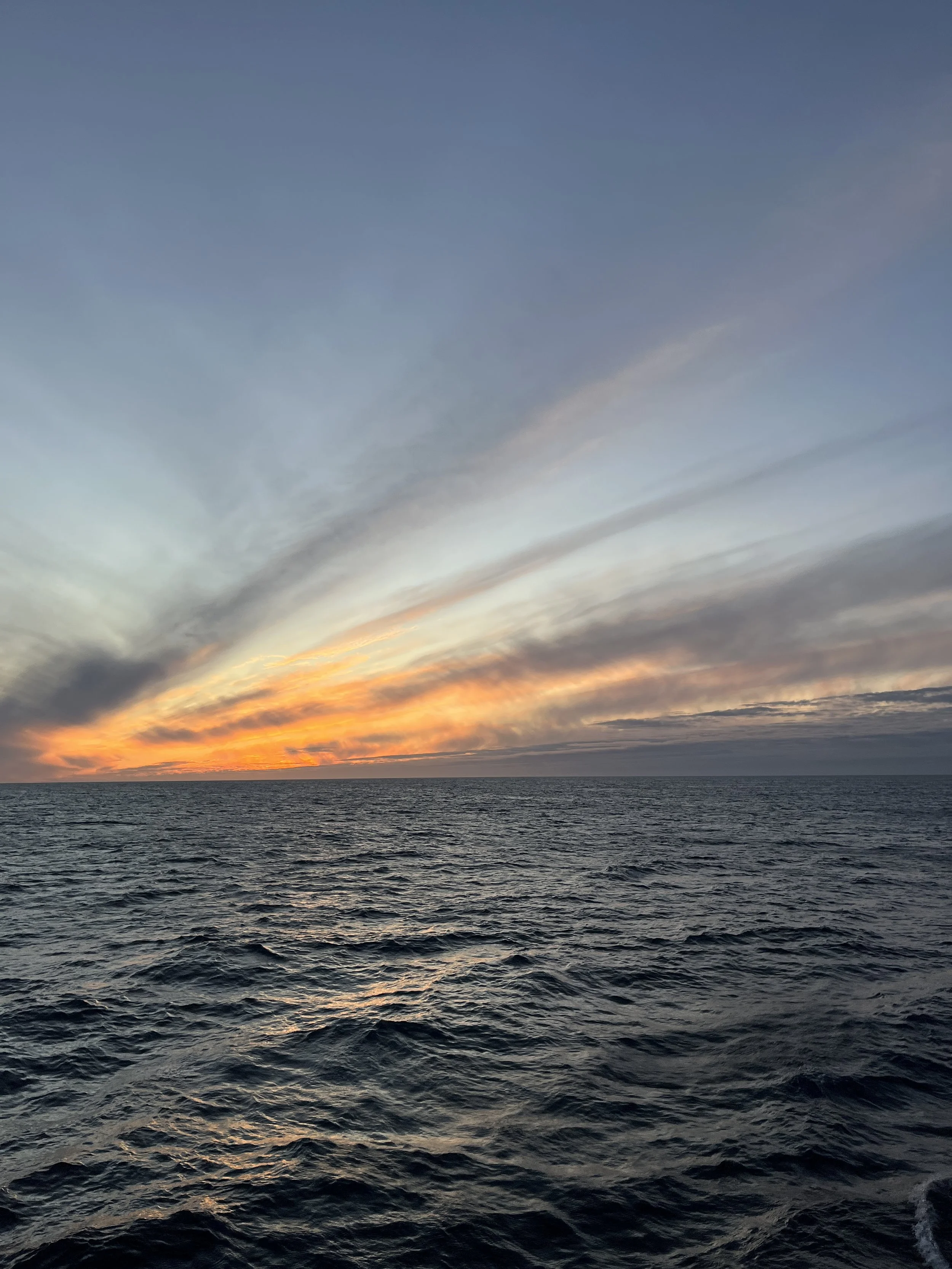 20 hours of daylight means this is your view at 10:30 PM 