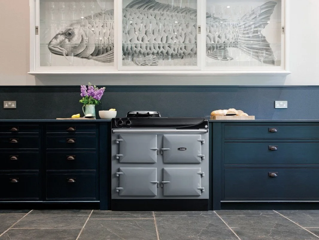 RS7704_AGA_eR3_100-4+Dove_Big_Fish_Roomshot-scr.jpg