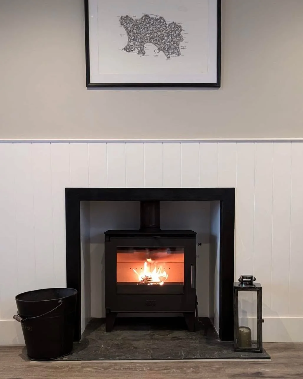 Simple &amp; Stunning! This @esse1854 155 stove replaced the client's old stove and doesn't it look divine? 

Not only did we replace the stove, we also reworked the chimney from the original less conventional and certainly not regulation set up! Swi