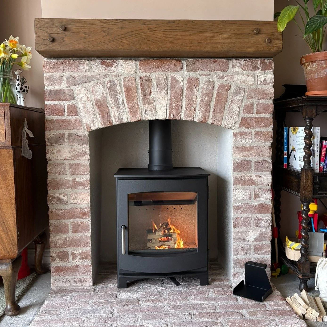 It started with an unloved log store in an unused chimney, but this client had a vision for their home, and what began as a simple sketch of their perfect fireplace has now been brought to life, with the combined efforts of ourselves at HCS, a brick 
