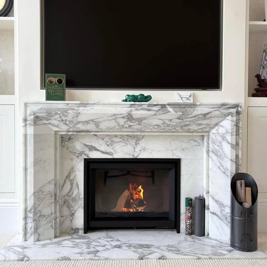 Once in a while an install comes along that really takes our breath away. 

This client chose the @stuvfiresuk 6 - 76x55 to compliment their beautiful marble surround and the end result is just perfect. 

The clean Belgian design and compact frame of