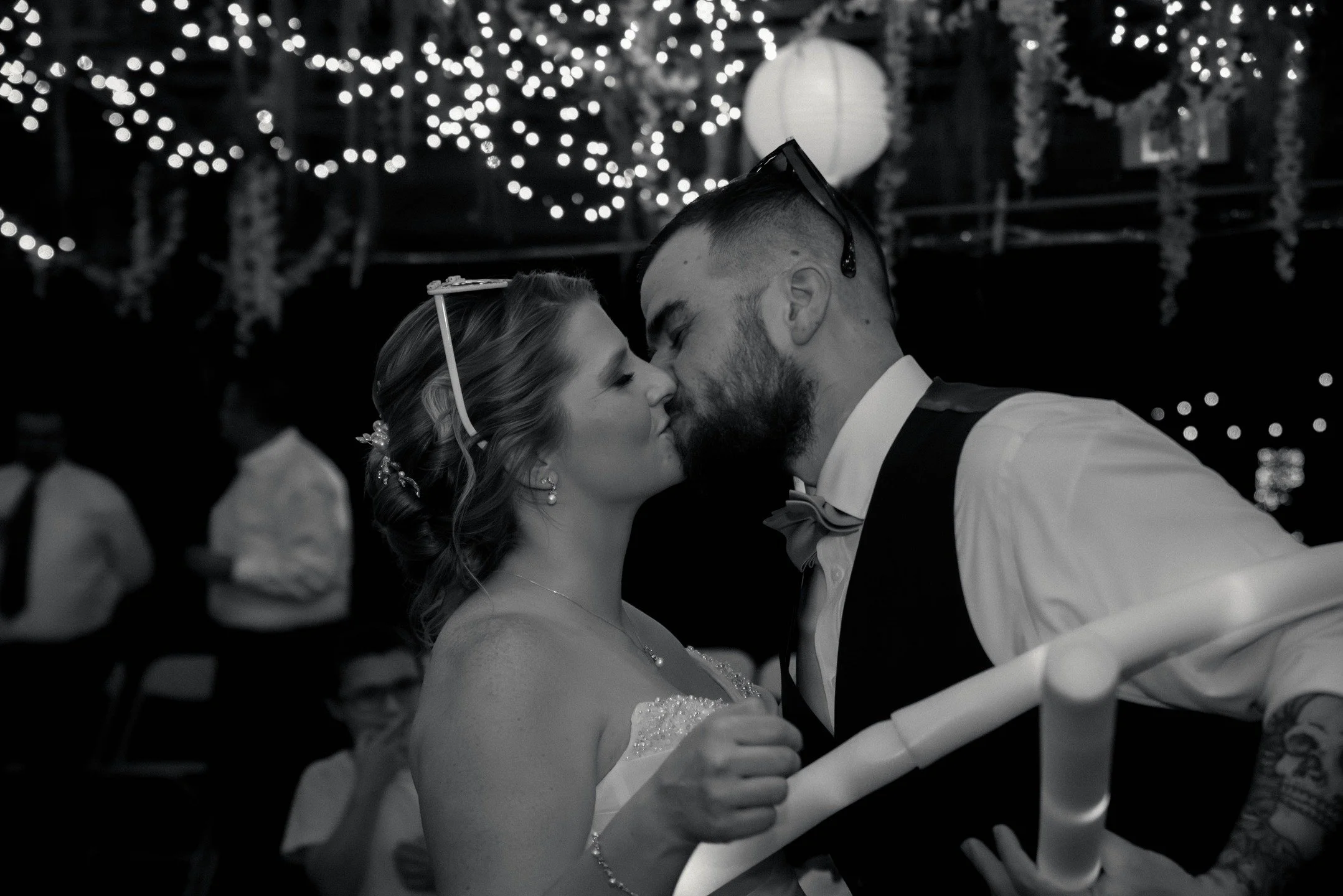 Reception photos are always some of my favorites to capture!
-
-
-
-#thistleandthornberry #columbusweddingphotographer #lancasterohioweddingphotographer #hockinghillsweddingphotographer #newarkohioweddings #centralohioweddingphotographer #ohiowedding