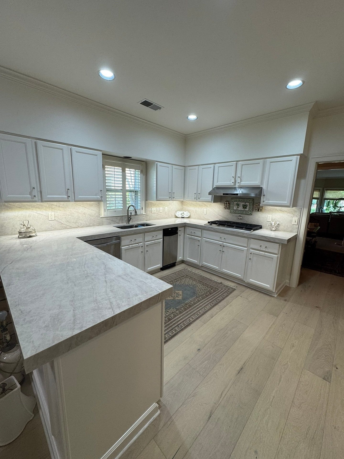 Kitchen updates that brighten the whole room &gt;