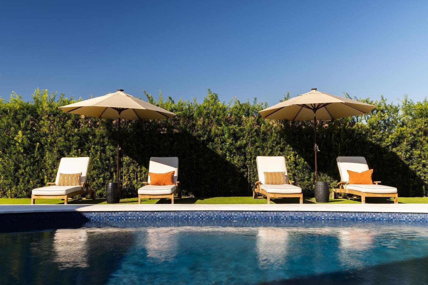 there&rsquo;s only one place I want to be when it&rsquo;s 56 degrees and sunny in Miami ☀️ 

#outdoors #remodel #interiordecorator #interiorstylist