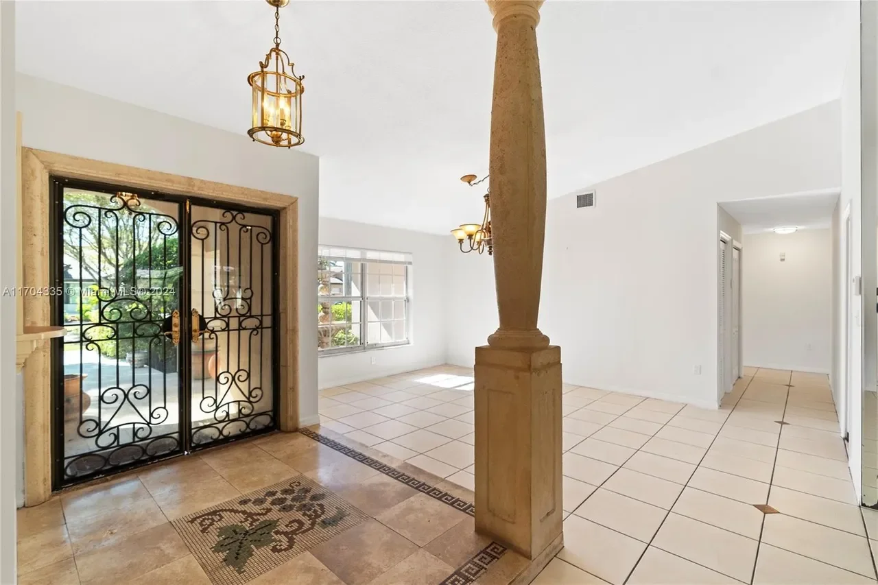 Entrance before.webp