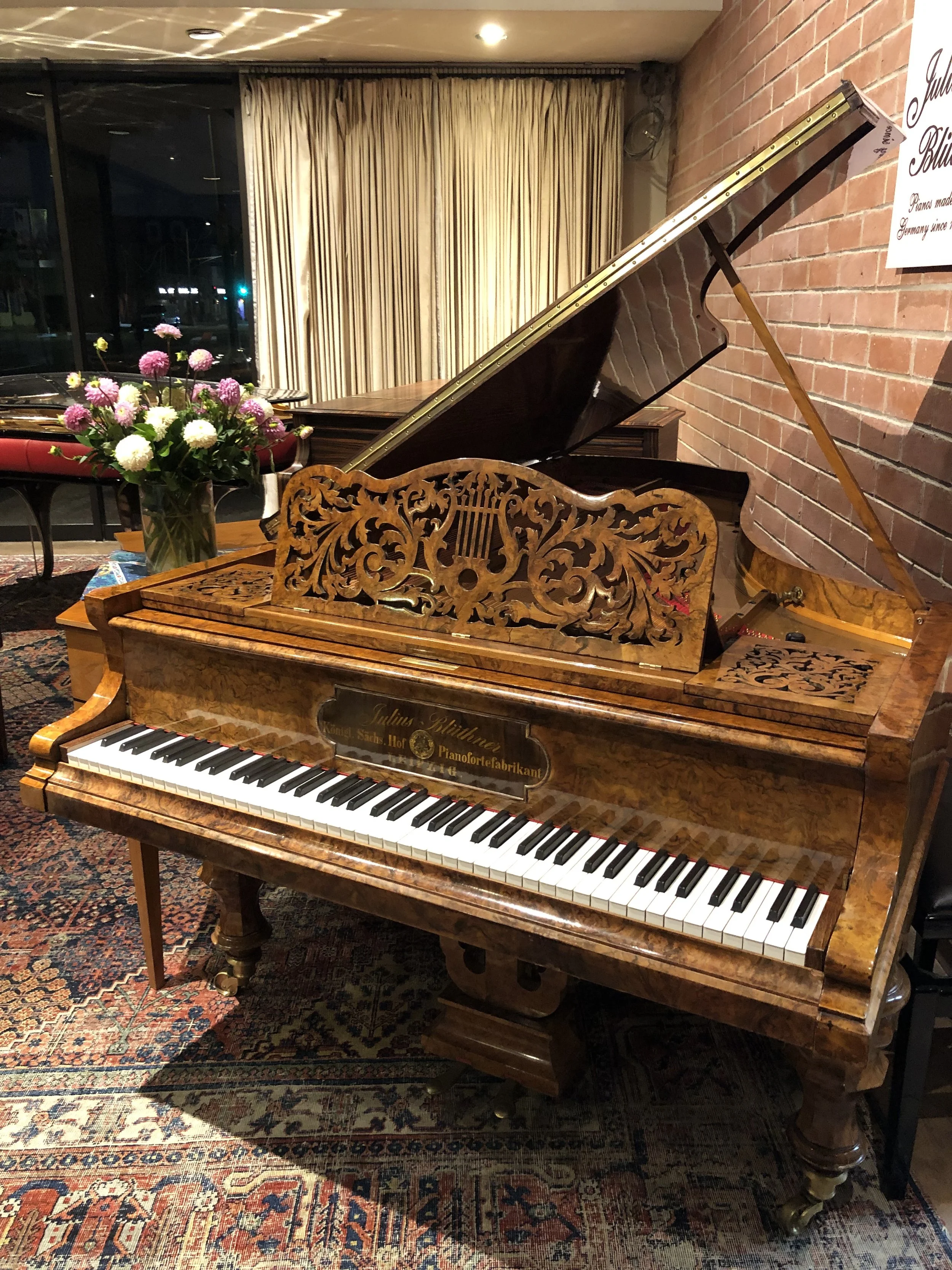 A Blüthner piano