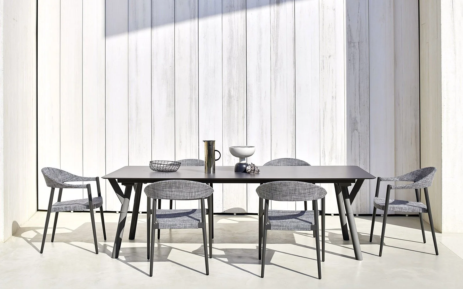 Link extendable dining table - 2nd image.jpg