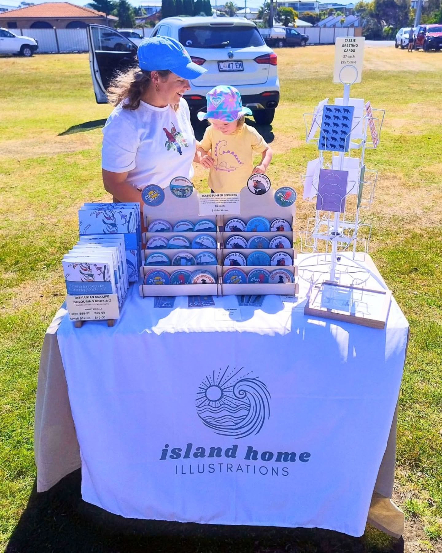 ☀️🌊 Let's talk about yesterday's market...because  Port Sorell showed up! 

🌿 I definitely had the smallest table at the market, and the wind caused havoc with my greeting cards, but the patrons were exceptional and I got to chat to so many of you 
