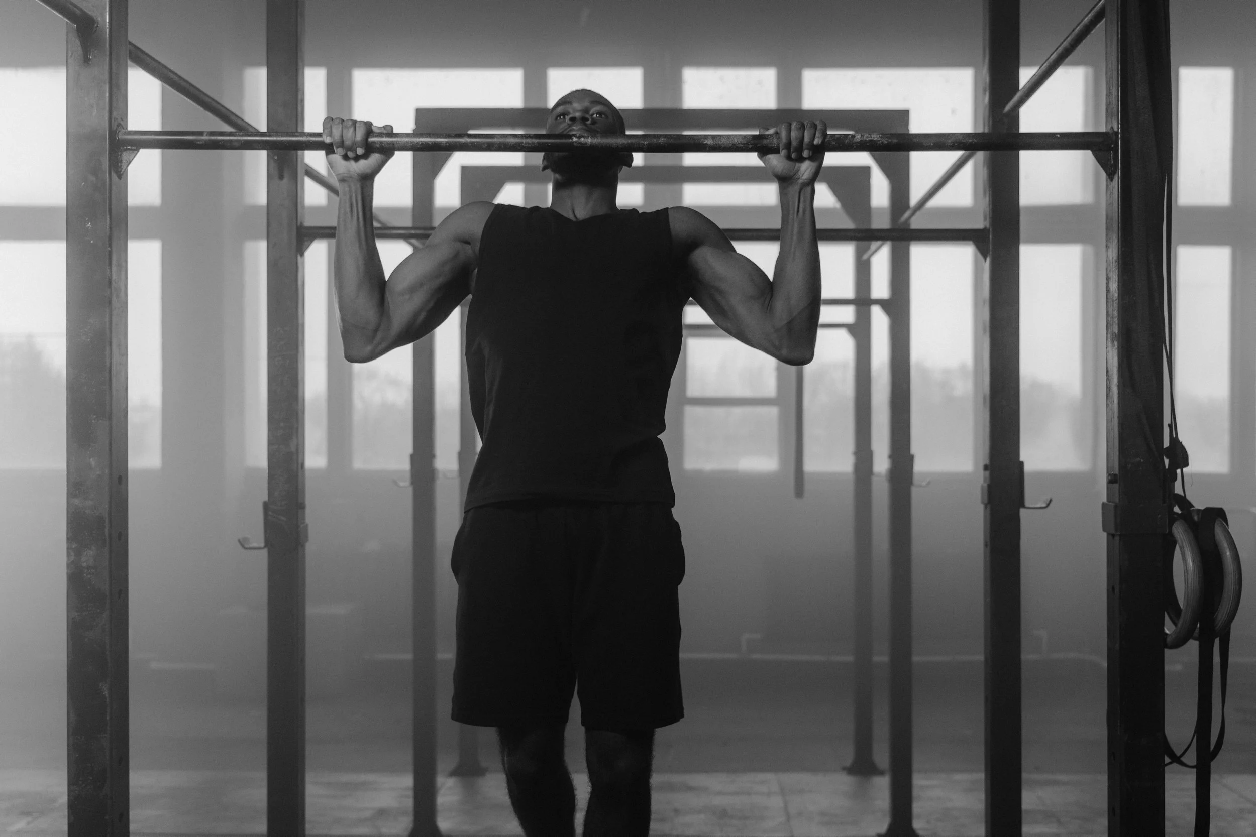 Mobilus New Bahru Hang Out with Us pull-up dead hang challenge