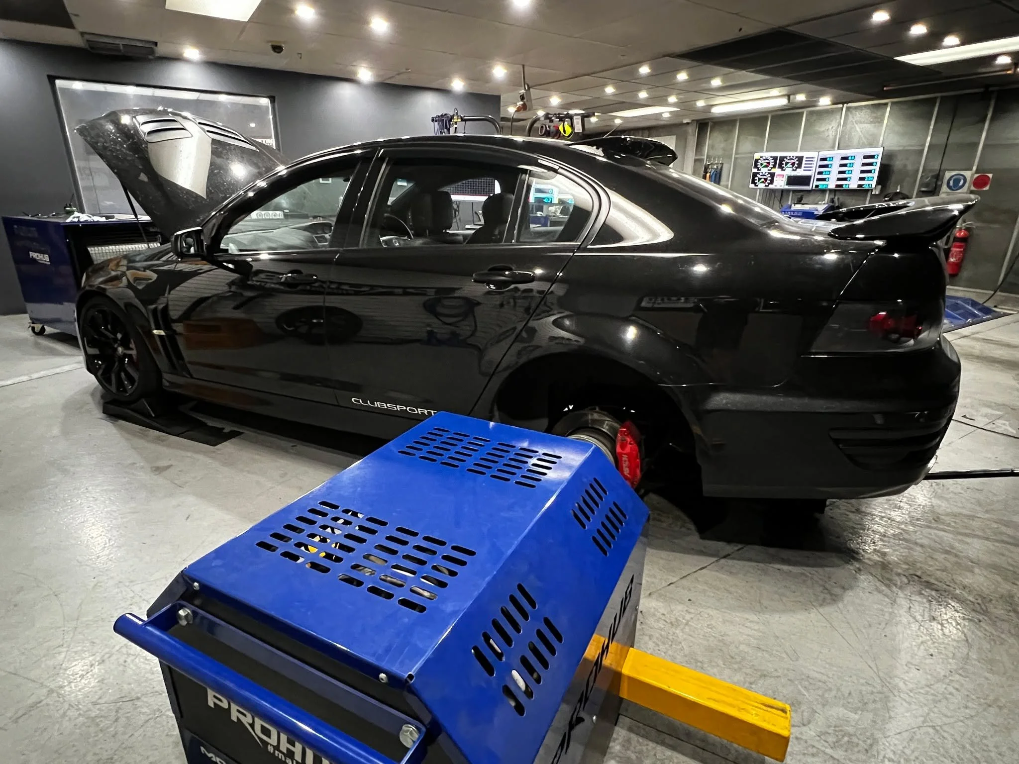 Fresh engine feels for the VE Clubsport needing a full flex tune. Got to work sorting out some injectors for this beast then a full custom flex tune on the hub dyno. Producing a healthy 637kw at the hubs, the customer is going to enjoy his pride and 