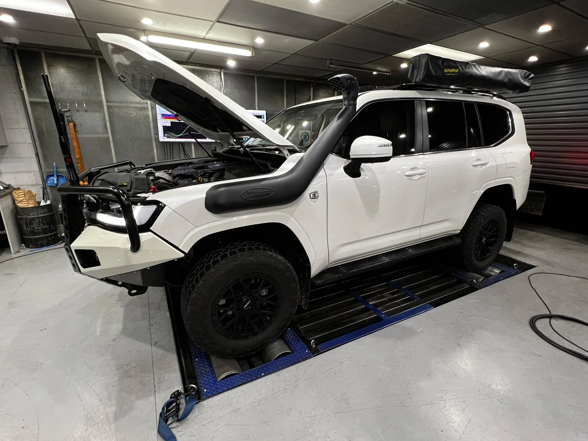 Just Autos Package 1 all fitted up and ready for action.
The 300 Series is going gang busters with upgrades at Morpowa lately. With power and torque gains second to none and an intake designed to minimise turbo surge, these packages are HOT 🔥.
🔥Int