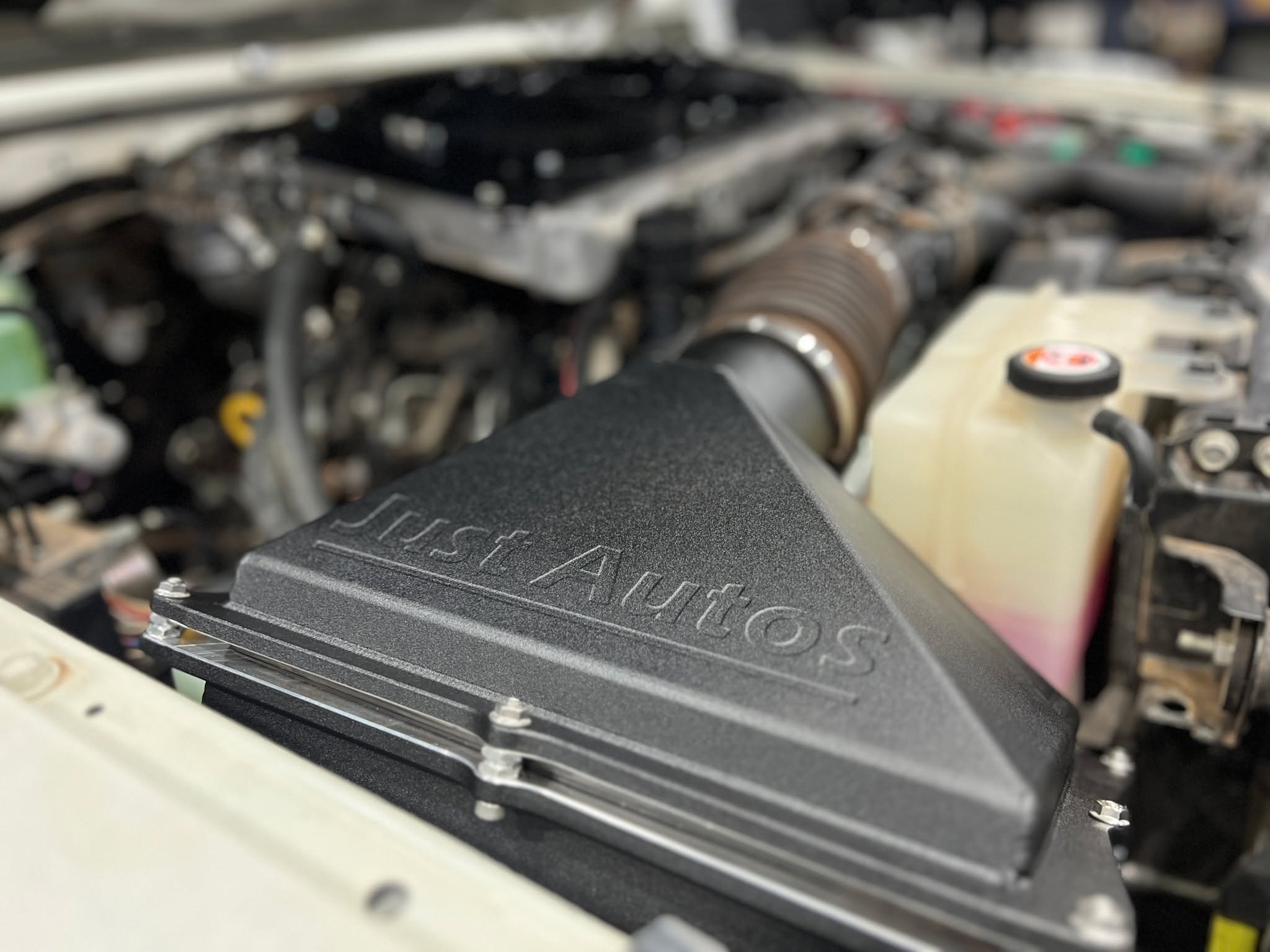 This 76 Series Landcruiser is a little travelling beast. Wanting the best reliable power for this outback warrior, we fitted up a twin intercooler fan kit, Just Autos airbox and a full custom calibration. Producing some impressive gains with double t