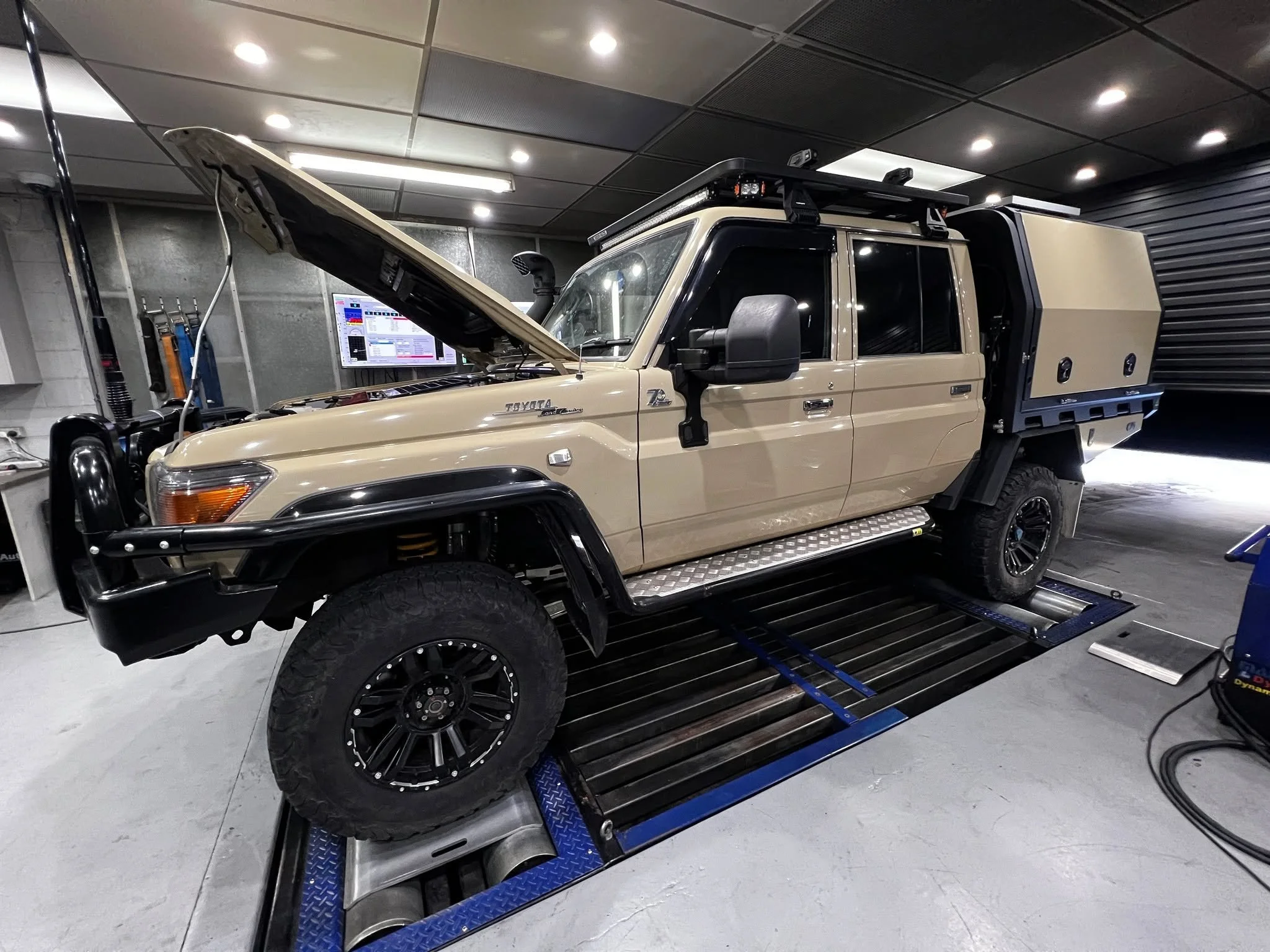 Kicking off Friday with a Sandy 79 Series Landcrusier, still a iconic colour combo that looks amazing. These vehicles respond to our upgarde's like no other. With double the power and torque at 2000rpm right where its needed for heavy vehicle duties 