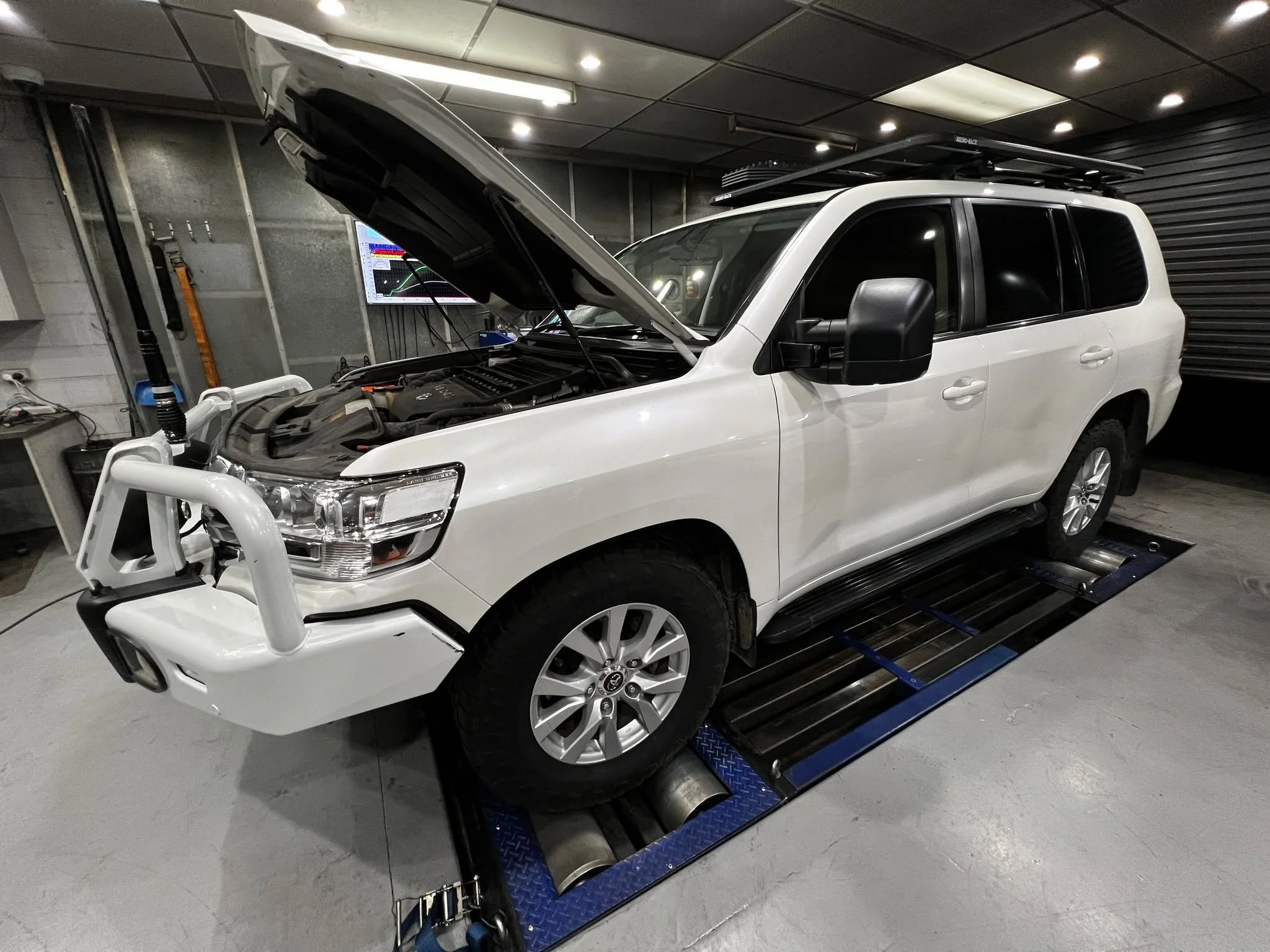 Yet more Toyota 200 Series Landcruisers coming through the dyno room for our Engine and Transmission calibrations. These vehicles develop awesome mid range gains and when coupled with our transmission calibration with full torque converter lock up, t