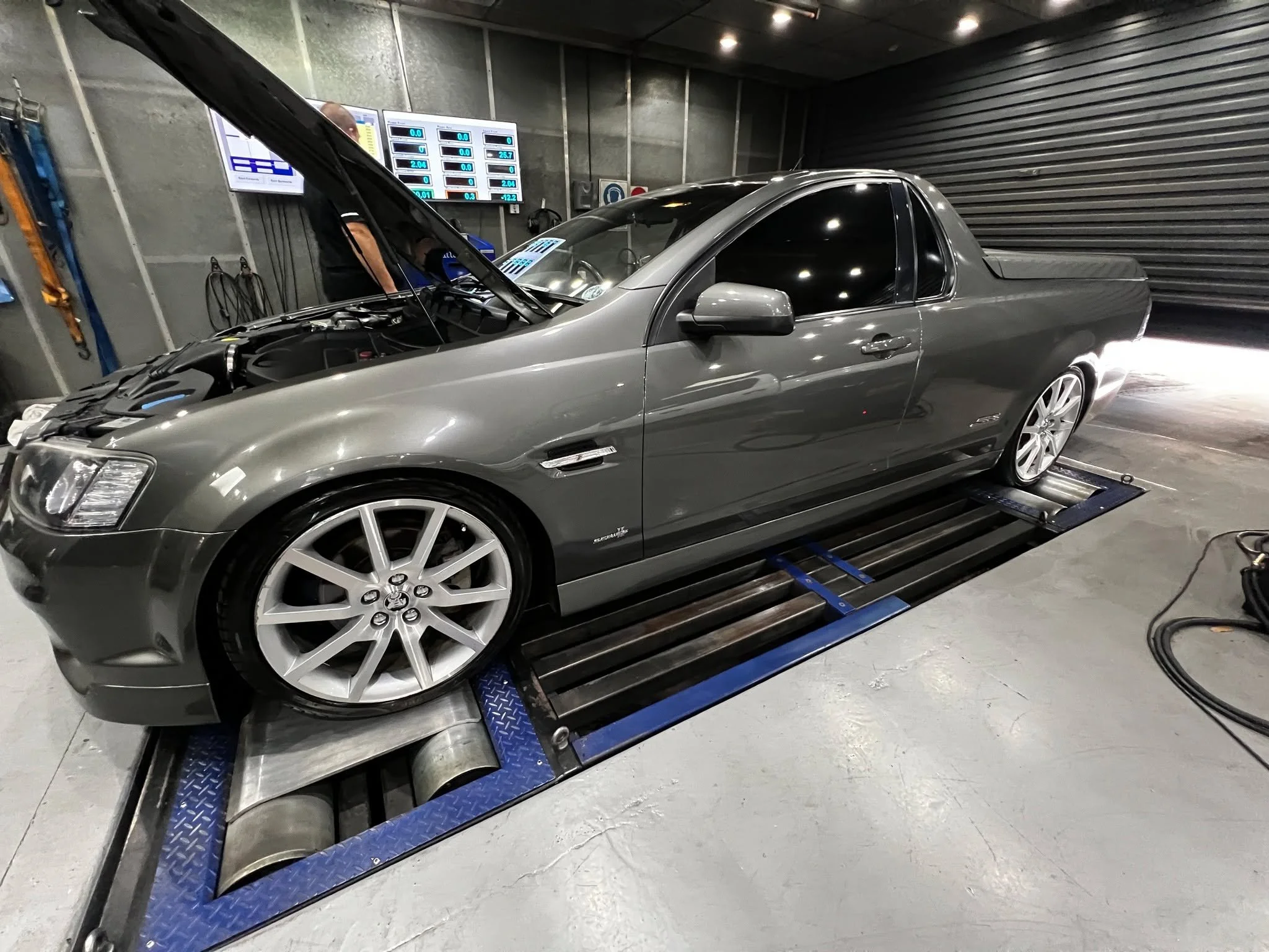After having some mods fitted up to his vehicle, Matt got us to conduct a custom tune on the dyno to get the most reliable power form his vehicle. Producing 285kw at the wheels with some basic mods.
 #morpowasa #gettingitdone #mptuned #holden #morpow