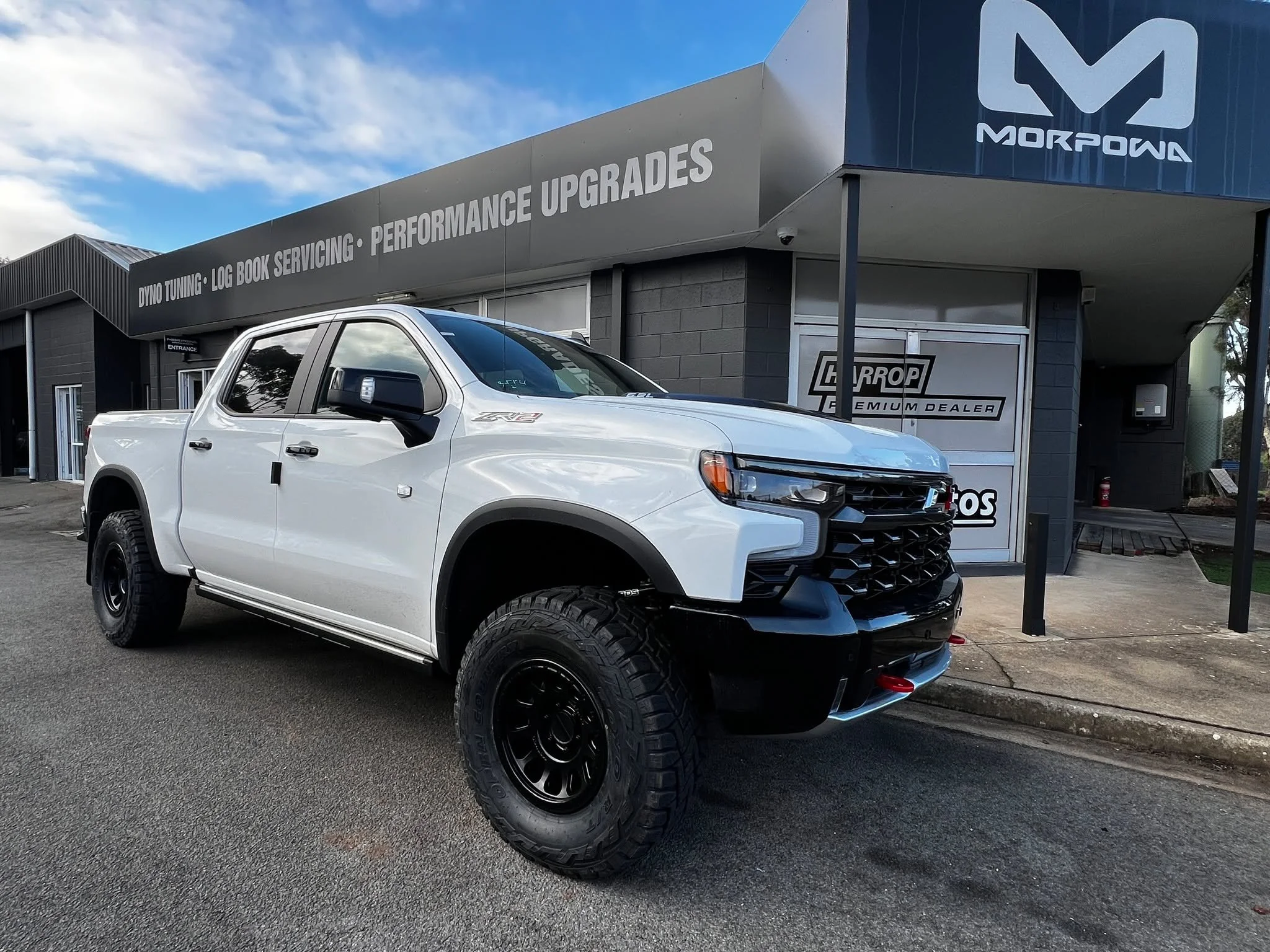 The REAL GVM upgrade for your Chev 1500, 2500, F150, Tundra and Ram. 
When you're chasing the Ultimate GVM package for your truck, there is absolutely no other choice for performance and quality other than the @offroadindustries @ridefoxpv Fox suspen