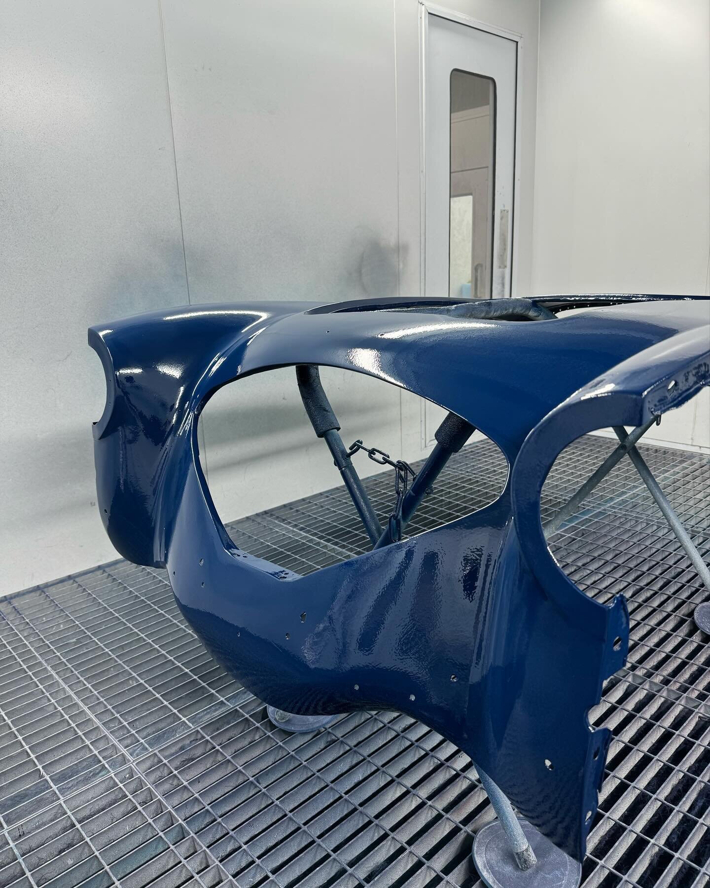 &ldquo;Jesse, why are you blue?&rdquo;

Nothing quite like laying down some tinted Epoxy! 👀

After hours and hours of intense prep we finally managed to get the #austinhealey in #epoxyprimer looking fantastic, smooth and thick ready for a block sand