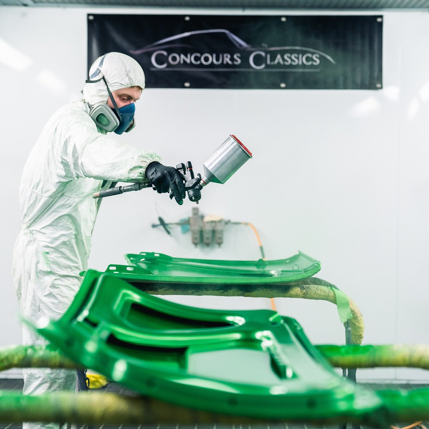 Tara Green Mini Update 🍀

Tom&rsquo;s been getting the last bits of the Mini painted and ready. Then it&rsquo;s off to Chris at @craftedclassicstuning to get her finished up. 

Won&rsquo;t be long now until this one is ready and back out there in al