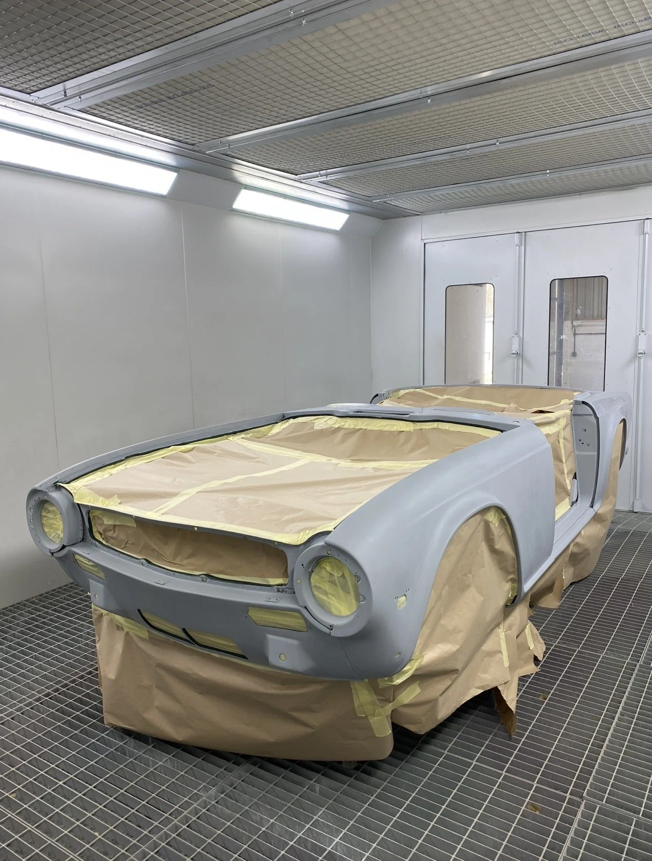 Triumph TR6 respray British racing green