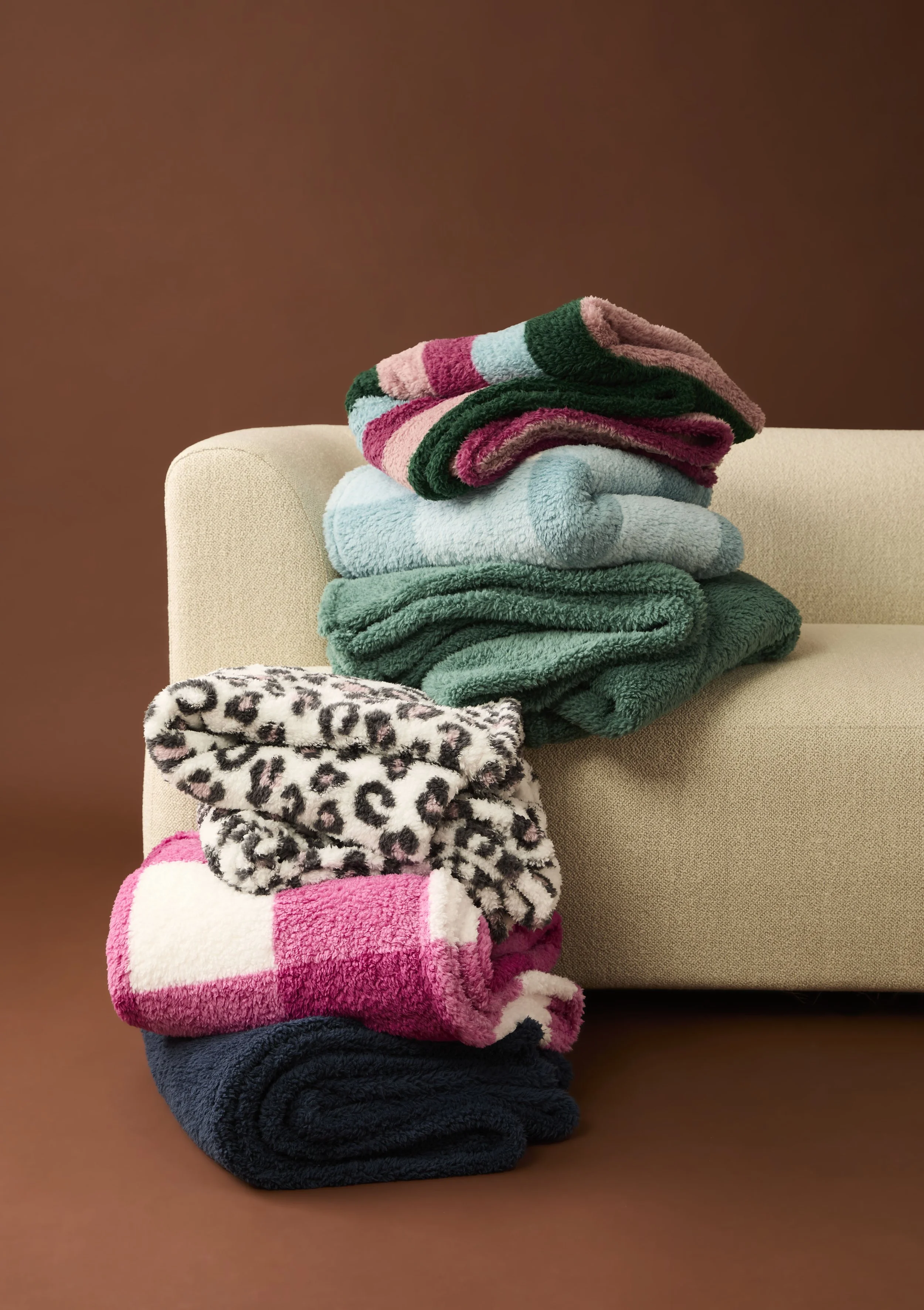 MYH_1050054_1050055_1050058_1050060_COSY_01.jpg