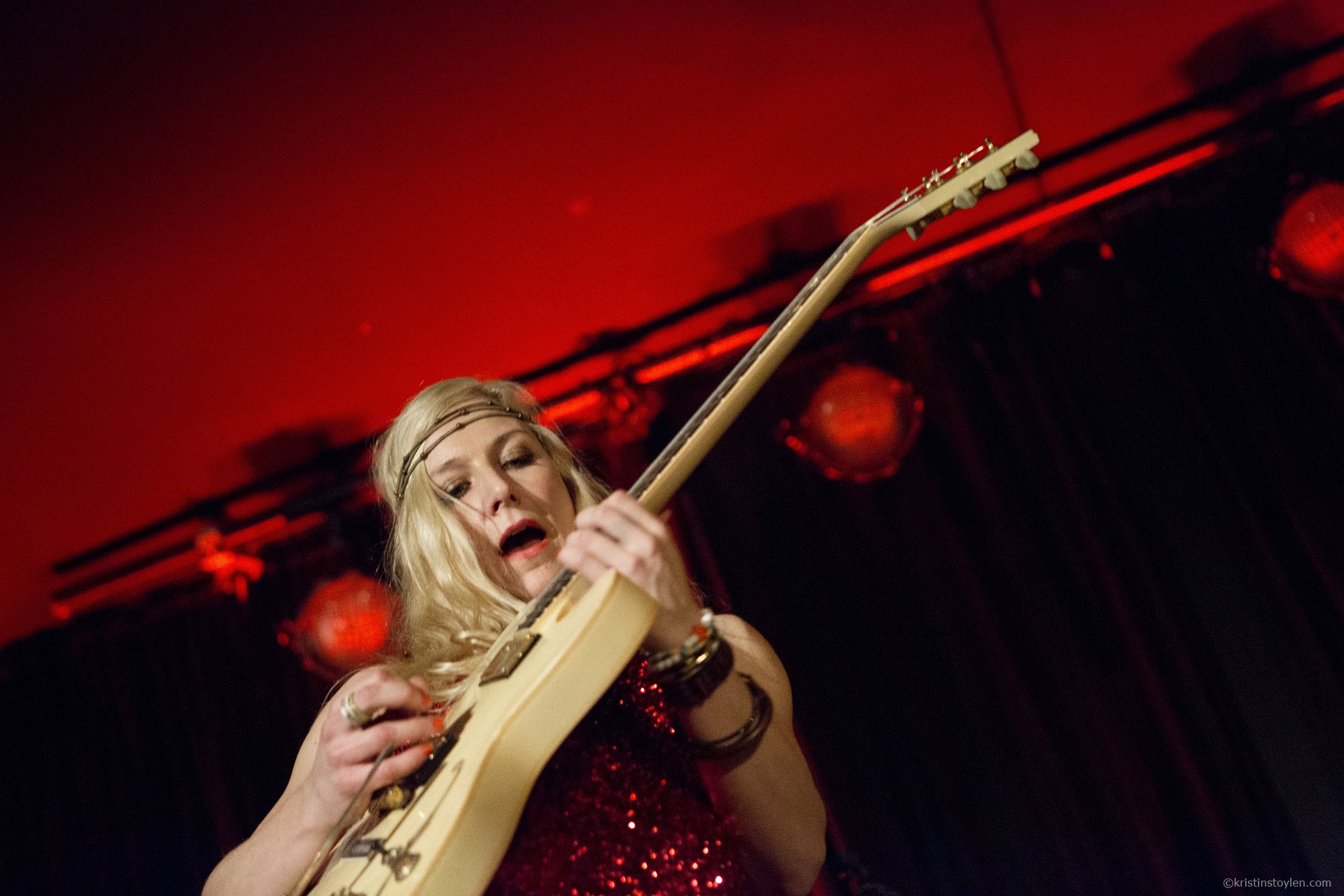 HedvigMollestadTrio_Spellemanndagene_Spor5_26_FotoKristinStøylen.jpg