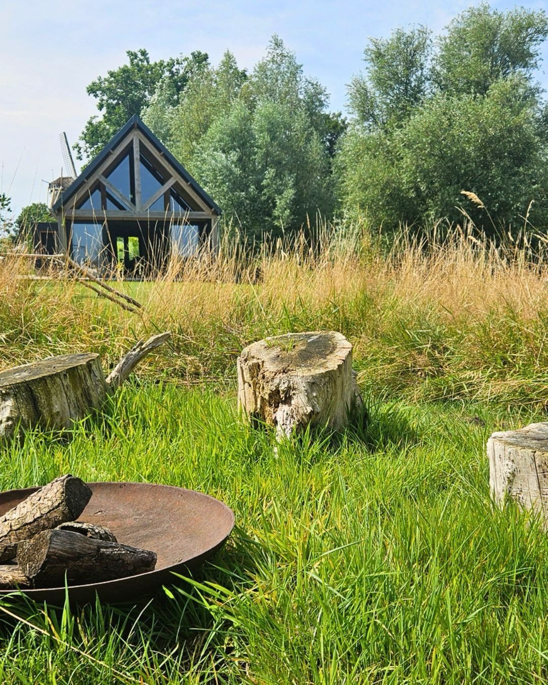 Maak kennis met Het Buitenhuis!

Deze heerlijke retraite accommodatie vind je in Aarlanderveen, midden in het Groene Hart. @centrum_het_buitenhuis staat sinds kort op Het Retraitehuys en is de ideale plek voor kleine groepen. Met plek voor maximaal a