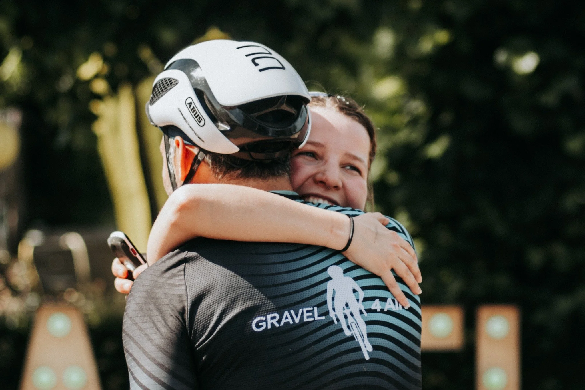 ‼️Meer dan &euro;𝟭𝟬𝟬.𝟬𝟬𝟬 voor onderzoek tegen taaislijmziekte! Iedereen die heeft gefietst, geholpen en gedoneerd: DANKJEWEL 🙌 We zijn trots op wat we samen voor elkaar hebben gekregen. Want samen maken we het verschil #bedankt 

#Gravel4AIR #