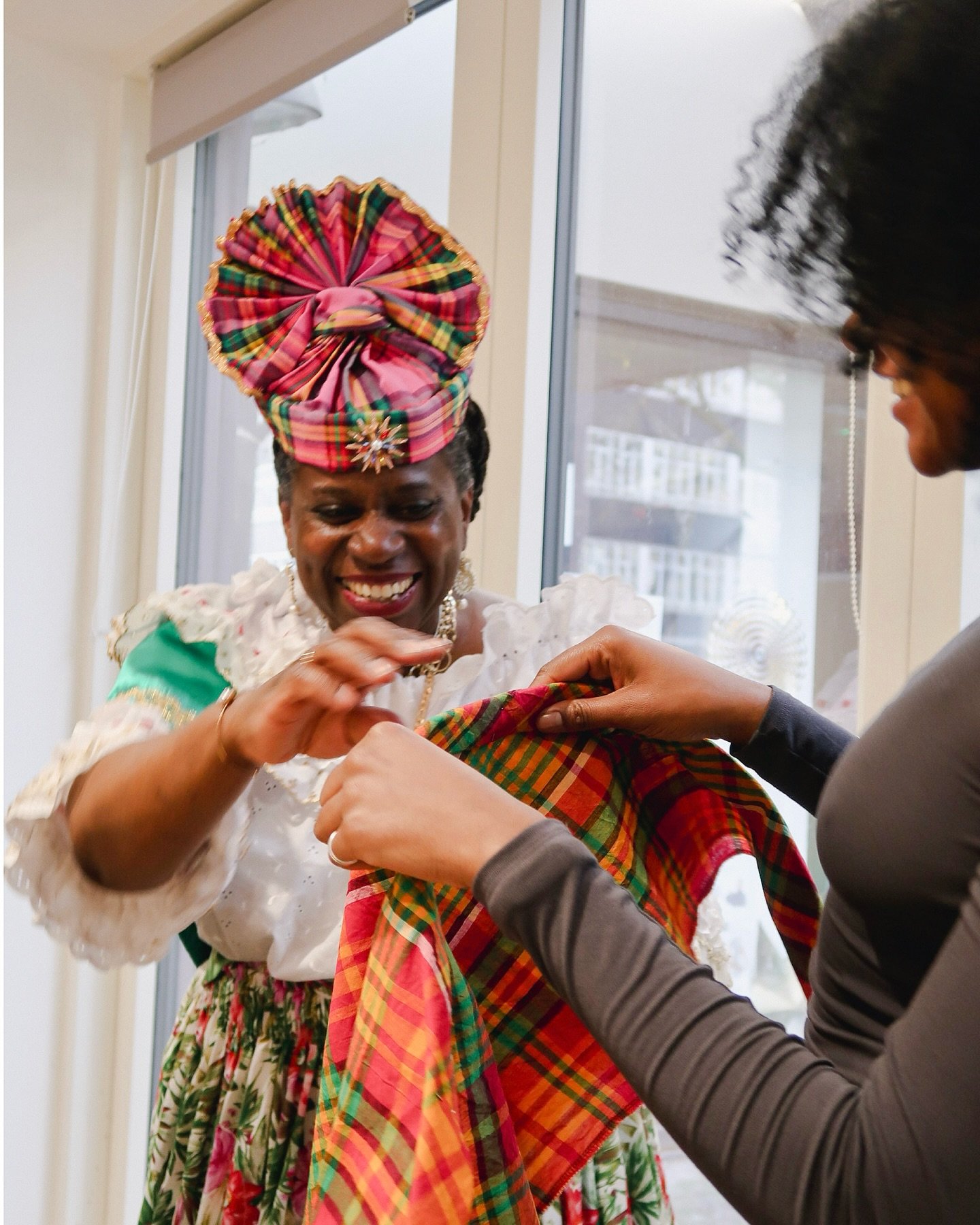Photos from our Madras workshop hosted by the lovely Jennifer of @sakafetlondon 💙

It was a wonderful day learning about the history of Madras and headpieces accompanied by good music, vibes and sun! 

📸 by @annabellekingx / @king__creates