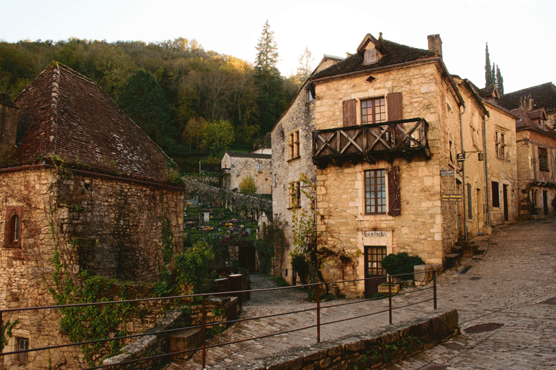 Prana-France-Retreat-Stay.gif